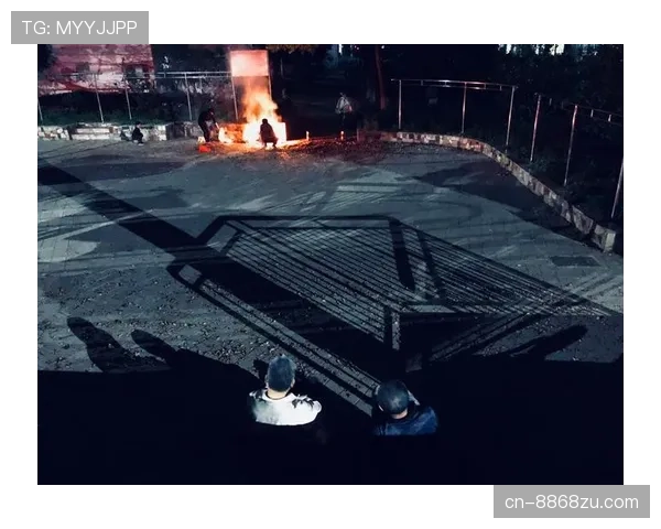 瑞安·洛赫特泳池边的隐秘派对，普通人只配隔岸观火吧