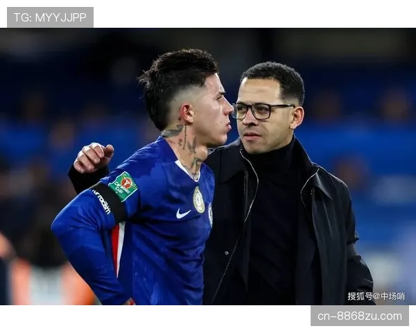 切尔西防线在高位压迫状态下频繁暴露空间，赛季表现稳定性面临考验