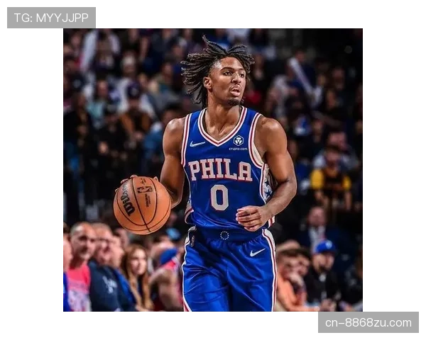 泰雷西·马克西突破创造空位三分效率远超队友拉开进攻空间